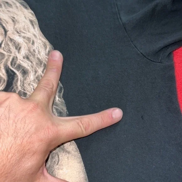 Unisex Shakira 2018 El Dorado World Tour Distressed Graphic Tee - Picture 9 of 12